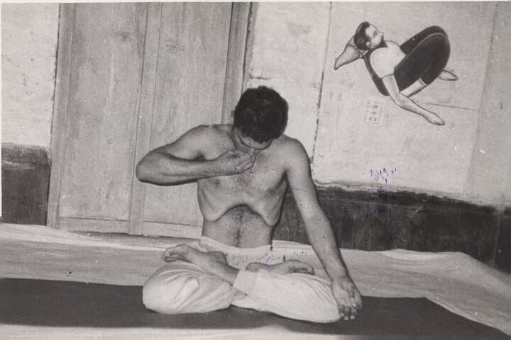 Ancient Yoga Private Class in Varanasi: Traditional and Laughter Yoga Experience photo 2
