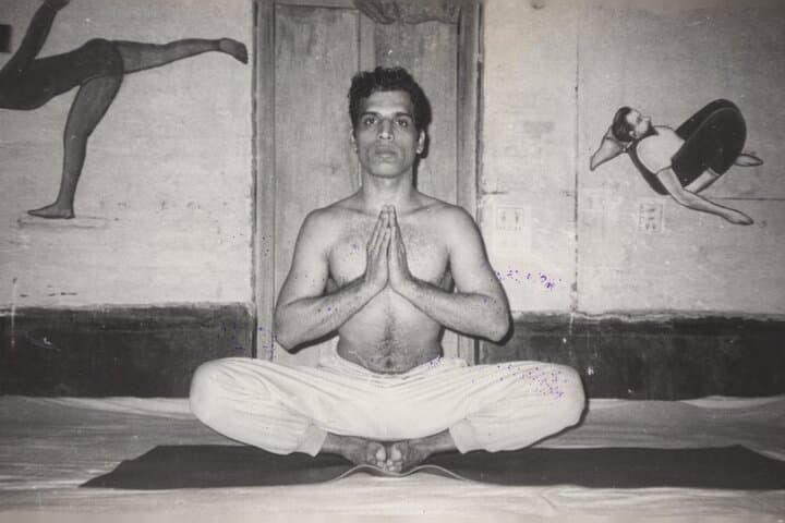 Ancient Yoga Private Class in Varanasi: Traditional and Laughter Yoga Experience photo 3