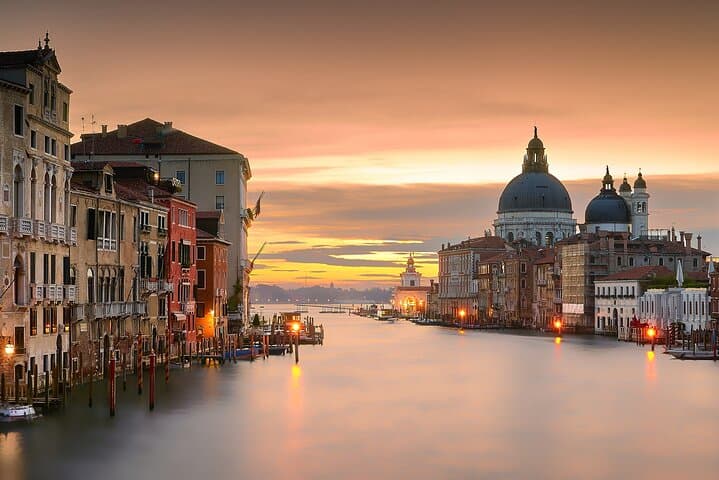 Private Gondola Serenade on Venice’s Grand Canal at Sunset