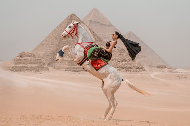 Giza Pyramids Photoshoot: 2-Hour Iconic Pyramid Photo Session photo 5