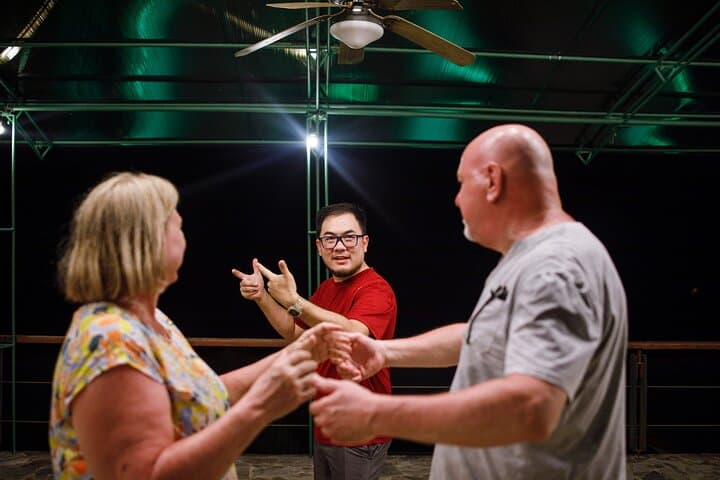 Salsa Night in Manuel Antonio — 60-Minute Dance Class to Feel the Rhythm