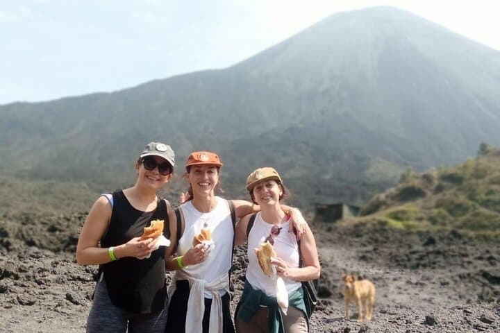 Pacaya Volcano Day Hike from Antigua: Roast Marshmallows Over Lava photo 2