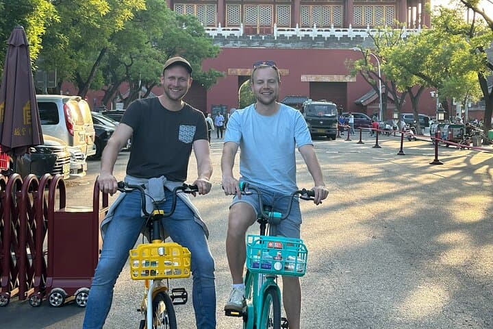 Private Beijing Bike Tour: Night Highlights & Hutong Ride photo 2