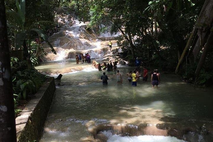 Falmouth to Nine Mile & Dunn's River Falls: Bob Marley Birthplace and Waterfall Climb photo 2