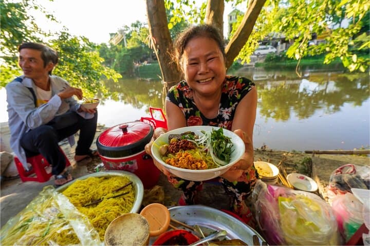 Taste of Hue: Guided Street Food Exploration with Local Expert photo 2