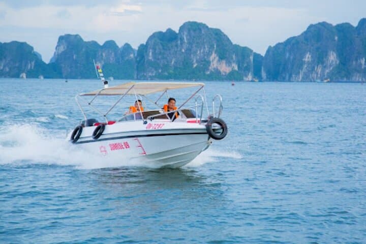 Kayak and Swim Halong-Lan Ha Bay: Private Canoe from Cat Ba Island photo 2