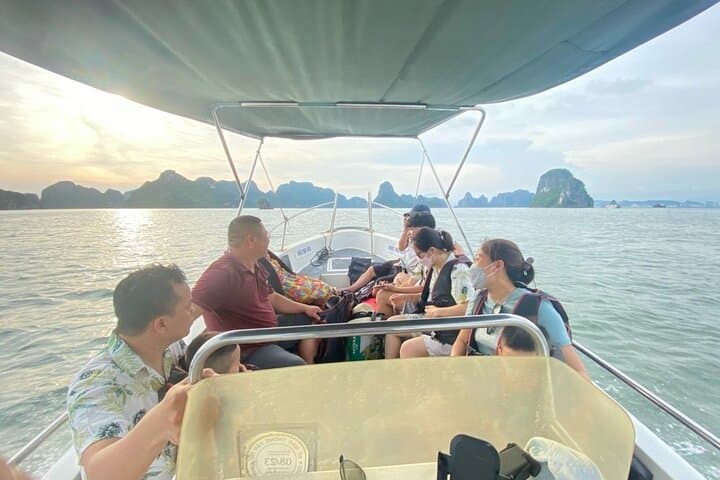 Kayak and Swim Halong-Lan Ha Bay: Private Canoe from Cat Ba Island photo 4