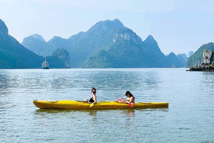 Kayak and Swim Halong-Lan Ha Bay: Private Canoe from Cat Ba Island photo 5