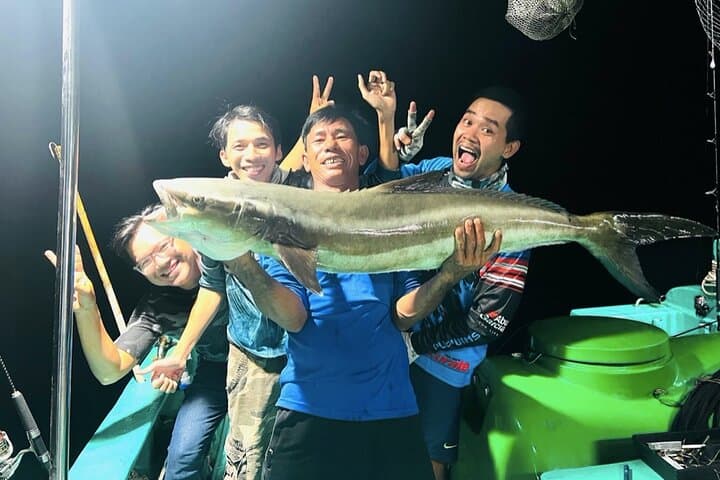 Full-Day Phu Quoc Fishing Journey to May Rut Island photo 4