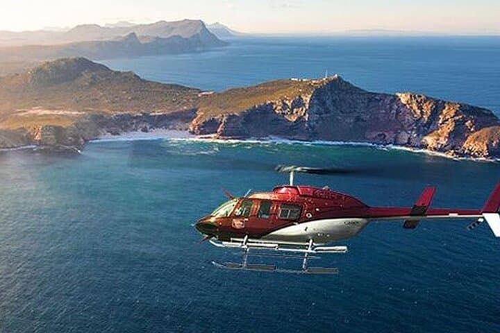 Two Oceans Helicopter Tour: 24-Minute Half Peninsula Flight from V&A Waterfront photo 2