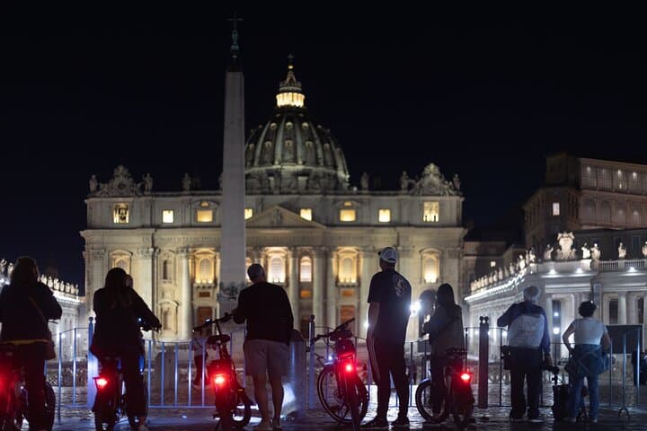Rome Night E‑Bike Tour: Food, Wine & Illuminated Monuments