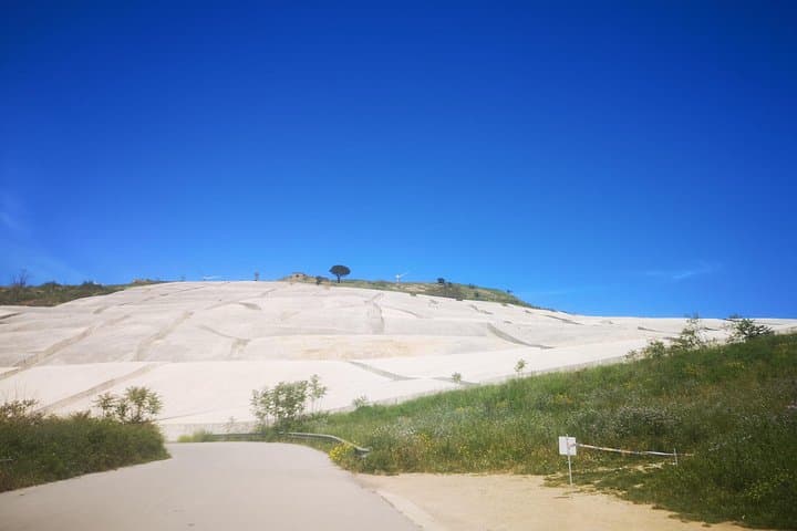 Explore the Cretti di Burri by E‑Bike: One-Day Rental from Gibellina photo 1