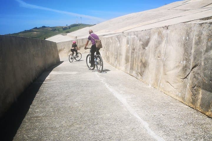 Explore the Cretti di Burri by E‑Bike: One-Day Rental from Gibellina photo 4