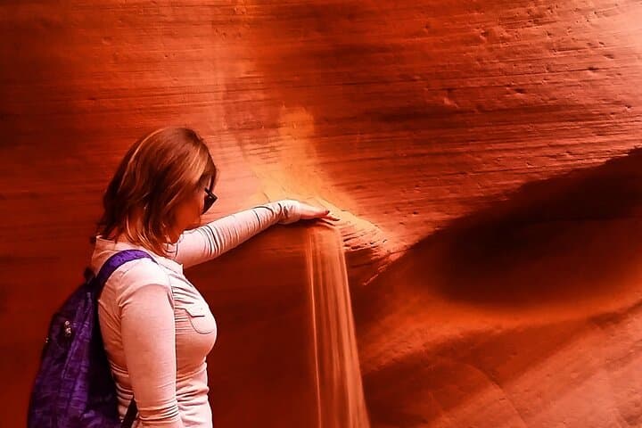Antelope Canyon and Horseshoe Bend Day Trip from Sedona: Slot Canyons, Desert Vistas, and Navajo Lands photo 3