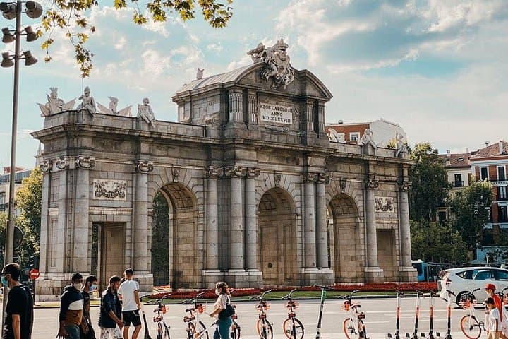 Private Day Trip to Alcalá de Henares from Madrid: Cervantes, Cathedral & Courtyards