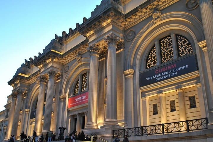 Wall Street to the Met: 7‑Hour NYC Walking Tour Covering 30+ Top Sights