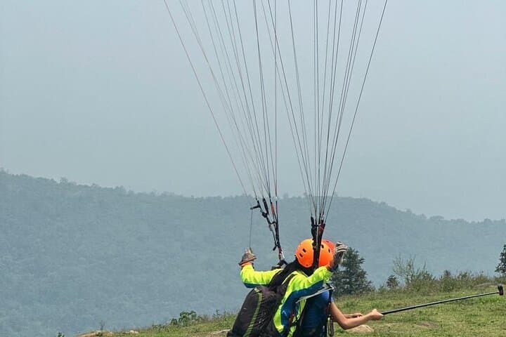 Tandem Paragliding Near Hanoi: Soar Over Vien Nam Mountain