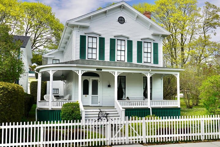 Scenic Mackinac Island Cycling Tour: Self-Guided Audio Loop Around the Island photo 2