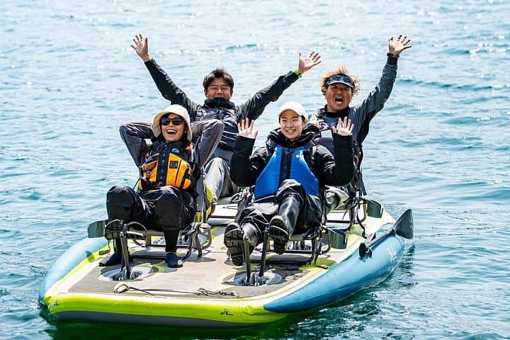Hobie Fiesta on Lake Saiko: 4-Seat Boat Ride with Mt. Fuji Views