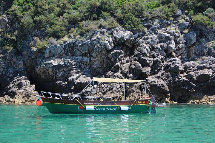 Boat Tour to the Circeo Caves: San Felice Circeo Gozzo Cruise