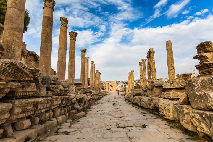 Jordan Pass 5-Night Private Tour — Petra, Wadi Rum & Dead Sea Adventure