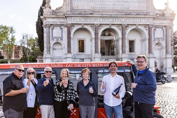 Rome Night Drinks & Bites: Golf-Cart Food Tour from Gianicolo to Testaccio
