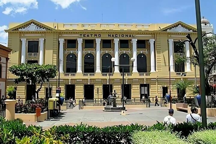 San Salvador Highlights Walking Tour: Historic Sights & Local Stories photo 1
