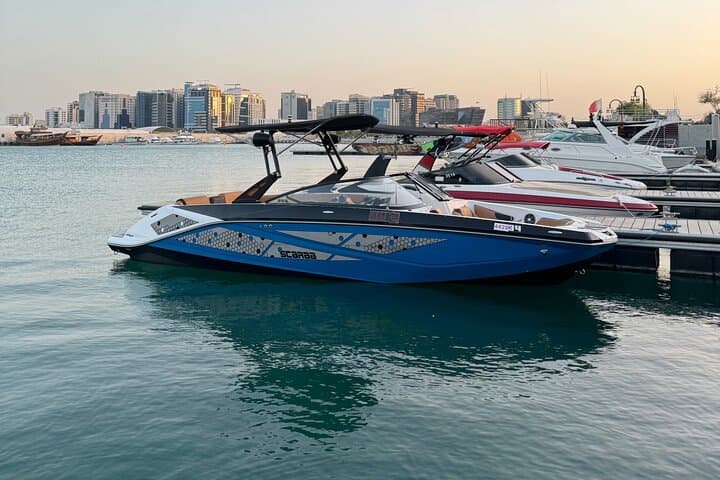 Doha Jet Boat Thrill: High-Speed Aquatic Ride Along the Corniche photo 6