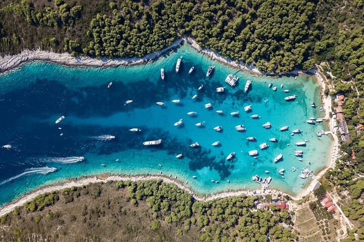 Red Rocks to Pakleni: Private Hvar Speed-Boat Tour photo 3