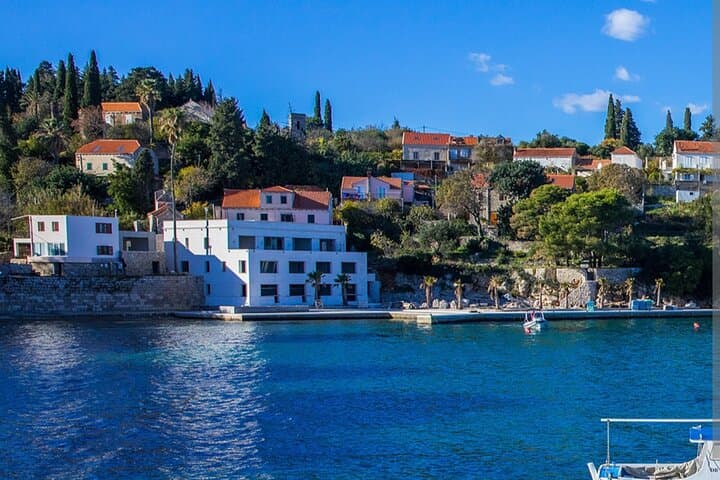 Elaphite Islands Private Speedboat: Blue Caves, Šunj Beach & Lokrum Highlights photo 2