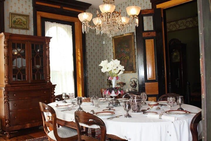 Riverview at Hobson Grove: Guided Historic Home Tour in Bowling Green photo 5