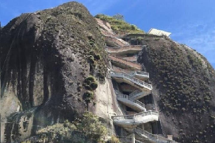 Climb La Piedra del Peñol and Explore Guatapé: Guided Day Tour from Medellín photo 2
