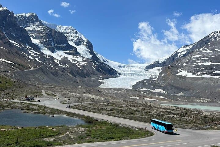 Banff Icefields Parkway Private Full-Day Tour to Columbia Icefield photo 2
