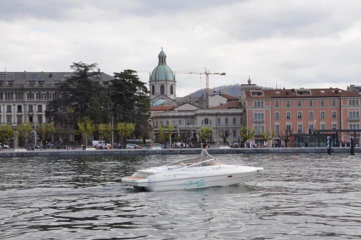 Private 1.5-Hour Lake Como Boat Tour: Villas, Prosecco & Celebrity Homes photo 2
