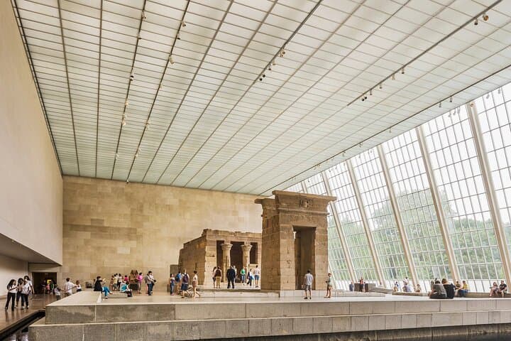 Wall Street to the Met: 7‑Hour NYC Walking Tour Covering 30+ Top Sights photo 3