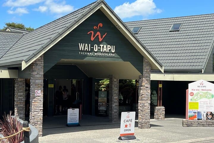 Wai-O-Tapu & Te Puia Day Trip from Auckland — Rotorua Geothermal Guide photo 1