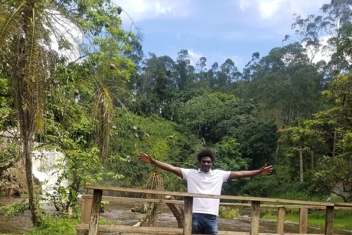 Walking with Kings: Full-Day Buganda Traditions, Kasubi Tombs & Kabaka's Lake Tour photo 3