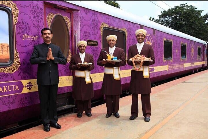 Taj Mahal Same Day Luxury Tour by Superfast Train from Delhi photo 2