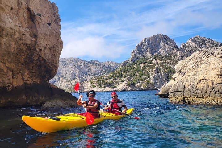 Sea Kayaking the Calanques: Guided Half-Day from Cassis to En-Vau
