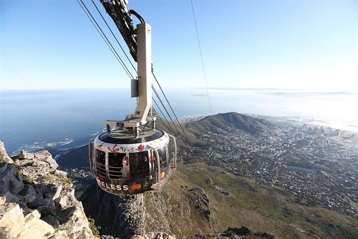 VIP Table Mountain and Cape Town Full-Day Tour: Skip the Line Cable Car, Slave Lodge & Karibu Lunch photo 3