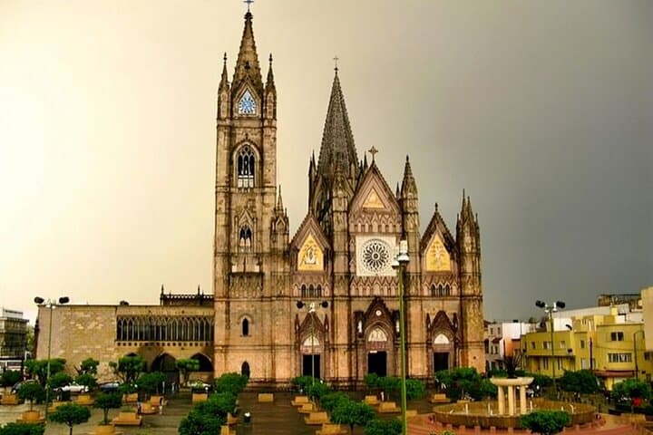 Guadalajara Highlights Walking Tour: Cathedral, Mercado Libertad & Hospicio Cabañas photo 2