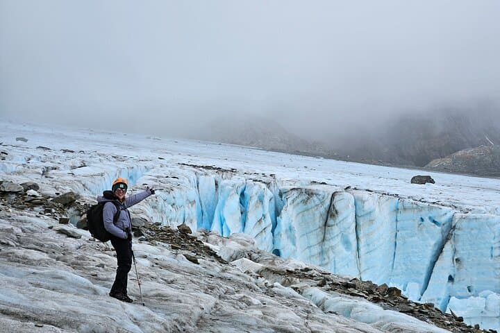 Ojo del Albino Glacier Challenge: Full-Day Trek to Esmeralda Lagoon & Glacier from Ushuaia