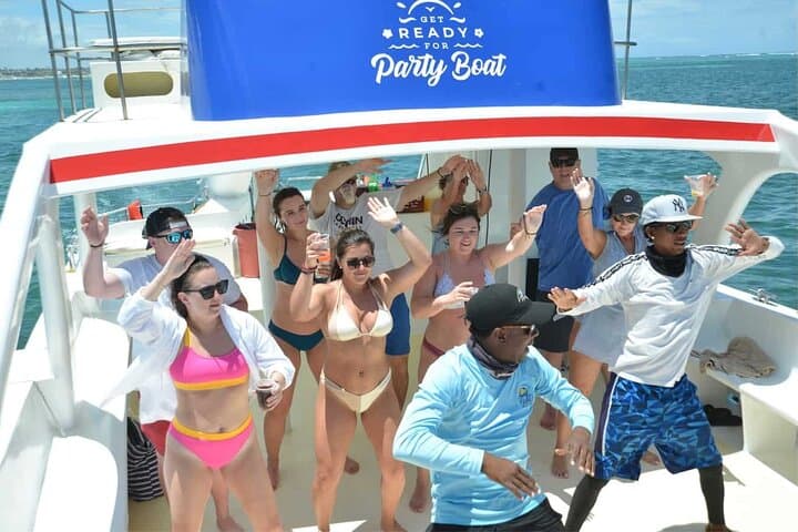 Punta Cana Party Boat: Catamaran Snorkeling, Open Bar & Natural Pool photo 3