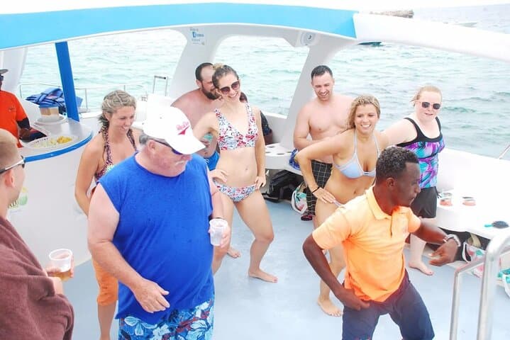 Punta Cana Party Boat: Catamaran Snorkeling, Open Bar & Natural Pool photo 2
