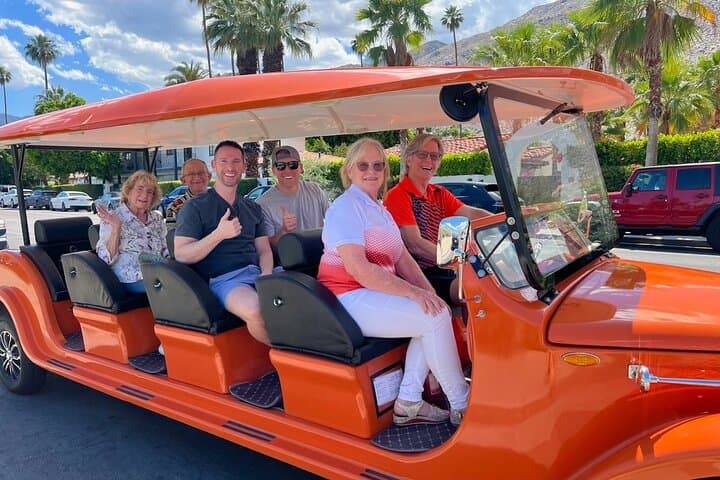 Palm Springs 6-Passenger Golf Cart City & Food Tour photo 4