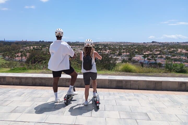Ride the Maspalomas Coast: Guided e‑Scooter Tour of Dunes, Lighthouse & Promenades