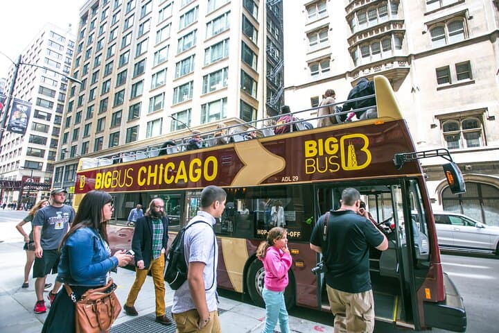 Chicago River Architecture Cruise and 48-Hour Big Bus Hop-On Hop-Off Guide photo 4