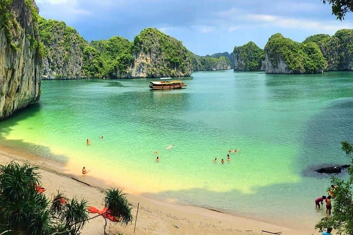 Two-Day Cat Ba National Park & Lan Ha Bay: Kayak, Trek, and Bioluminescent Night photo 2