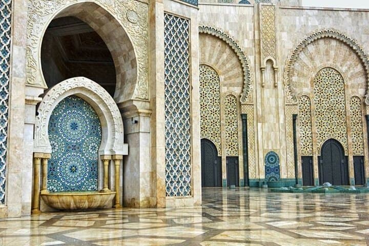 Casablanca Highlights: Hassan II Mosque, Old Medina & Rick's Café Day Tour photo 3