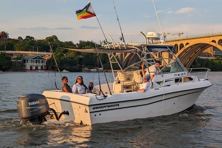 Private Sunset Cruise Aboard Geronimo in Washington DC — Yards Marina Evening Cruise